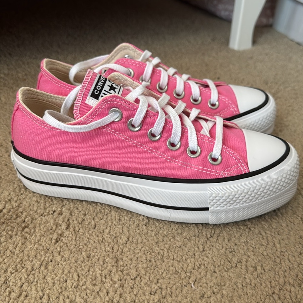 Converse - Picture 2 of 4